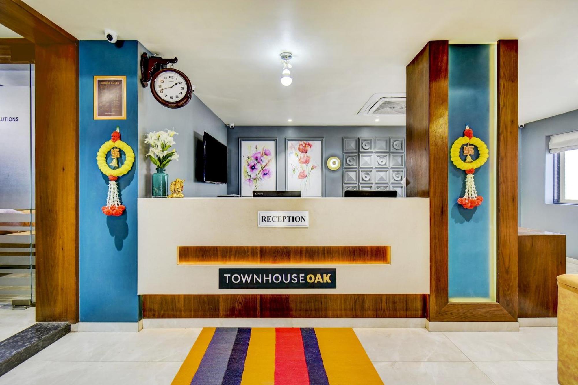 Townhouse Oak Hotel Chaitanya Executive Near Fun Time Multiplex Pune Exterior foto